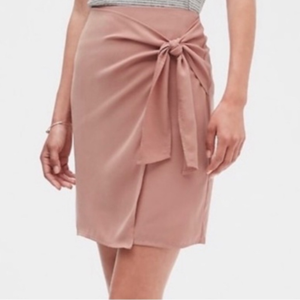 Banana Republic Blush Tie Knot Asymmetrical Wrap Pencil Mini Skirt Womens 4P EUC - Picture 2 of 9